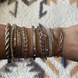 💜11 Assorted Bracelets